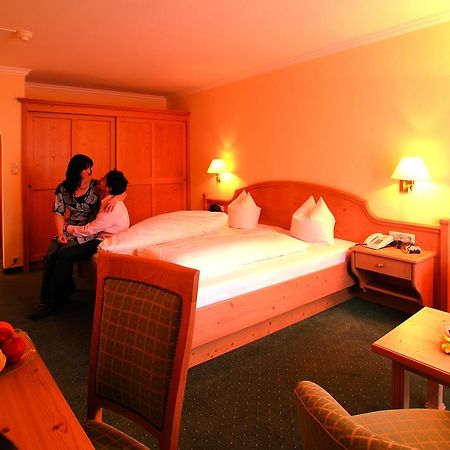 Hotel Goldenes Kreuz Tannheim Exteriör bild